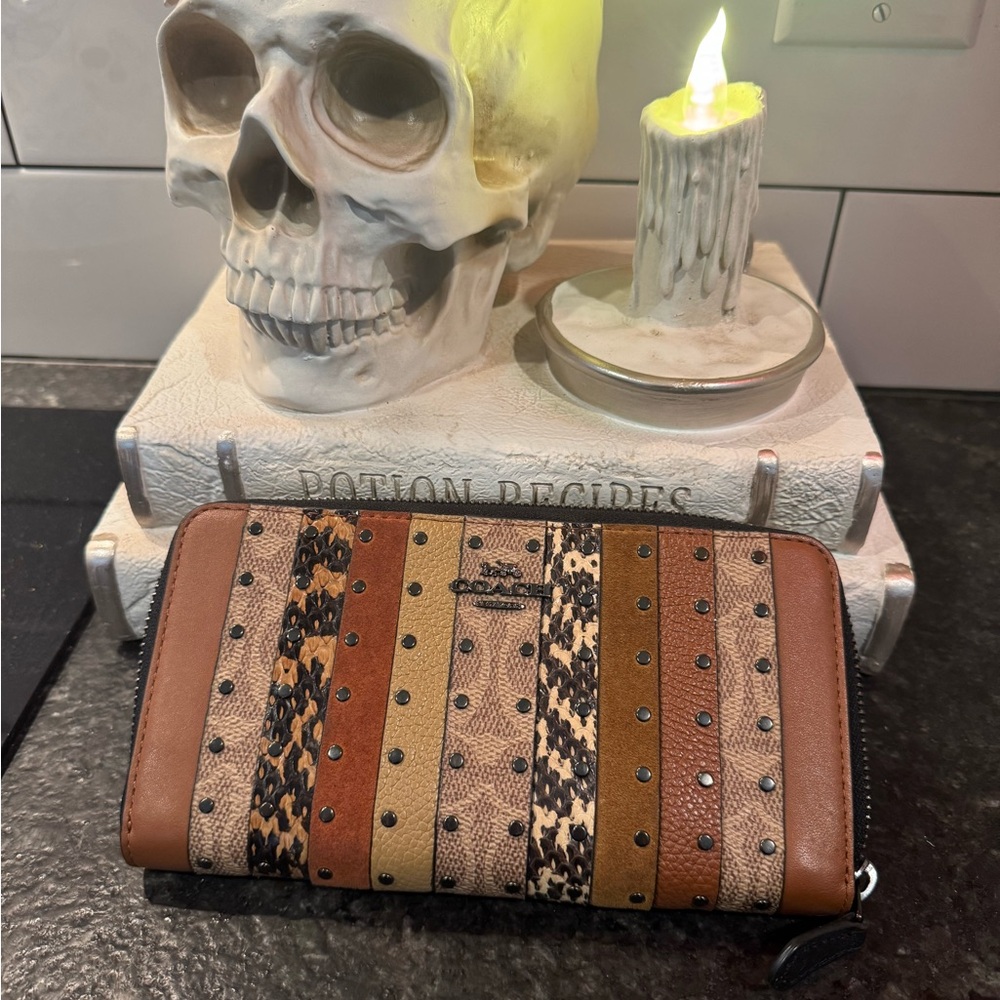 Coach dreamer wallet accordion exotic like new